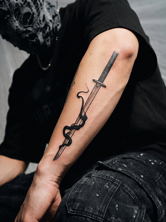سيف الظلام 🗡️⚡️