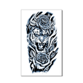 وشم نمر مع ورود بتصميم واقعي قوي، يجمع بين الشراسة والجمال